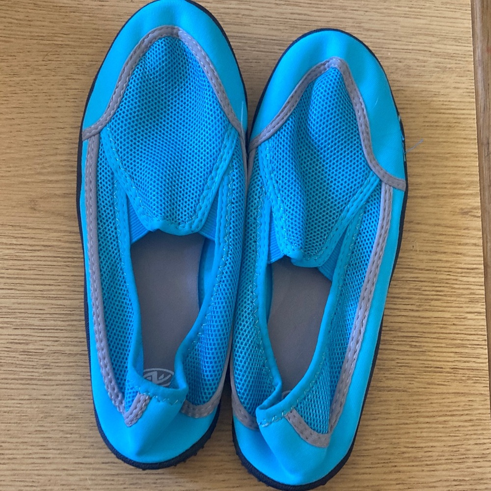 Blue Mesh Men’s Water Shoes
